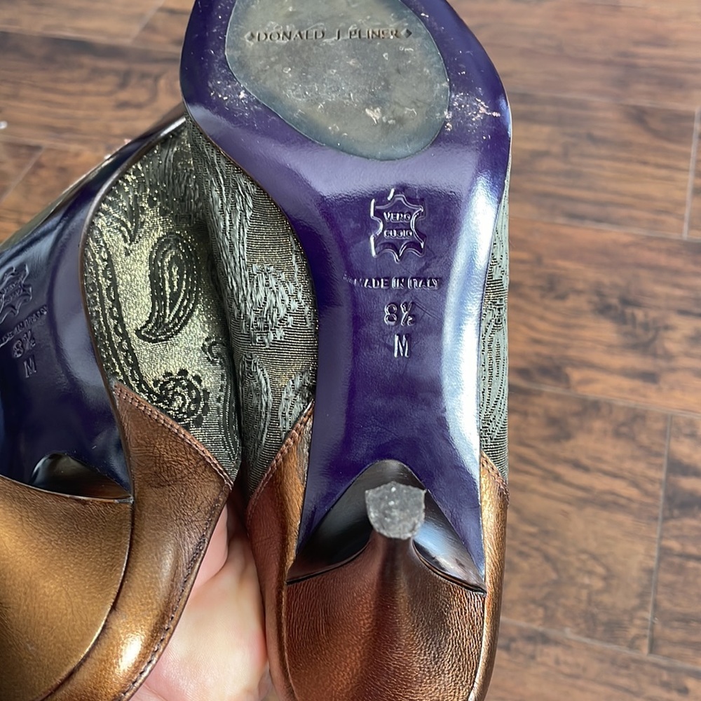 Donald J Pliner satin mules , size 8.5 - Picture 5 of 5